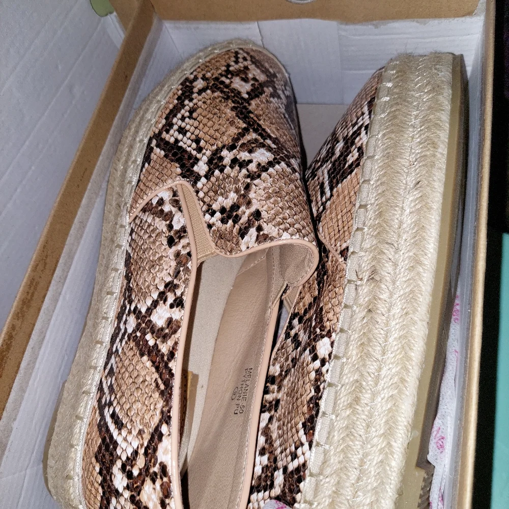 Shoes - Picture 1 of 4